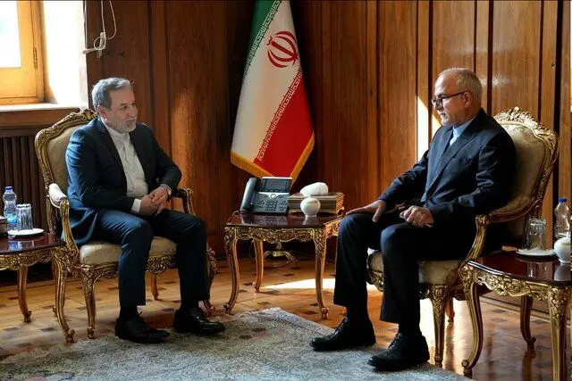 دیدار وزیر خارجه با سرکنسول جدید ایران در ارزروم