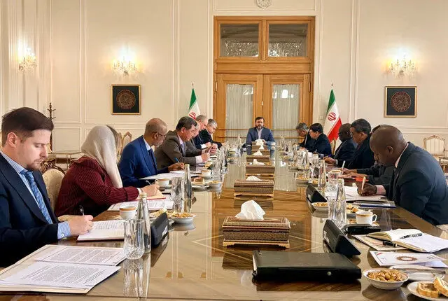 معاون وزیر خارجه: جامعه جهانی باید در برابر اقدامات قهری و غیرقانونی بایستد