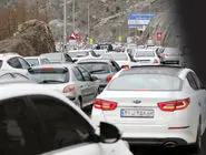 بلاتکلیفی آزادراهی نتیجه لابی فروشندگان زیتون؟ گزارش «هم‏‌میهن» از یک گره ترافیکی در رودبار گیلان که به دلیل بسته بودن مسیر برگشت آزادراه قزوین-رشت مسافران را گرفتار کرده است