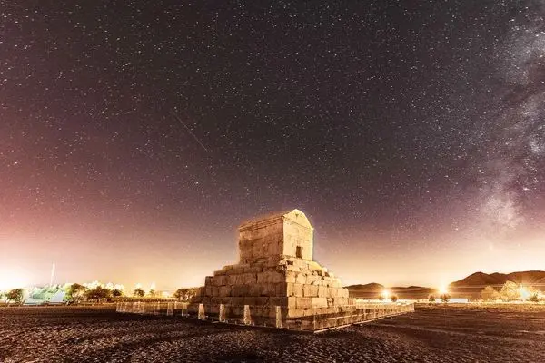 داریوش رحمانیان از گرایش روزافزون ایرانیان به کوروش و نمادهای باستانی می‌گوید/ به کوروش نیاز داریم