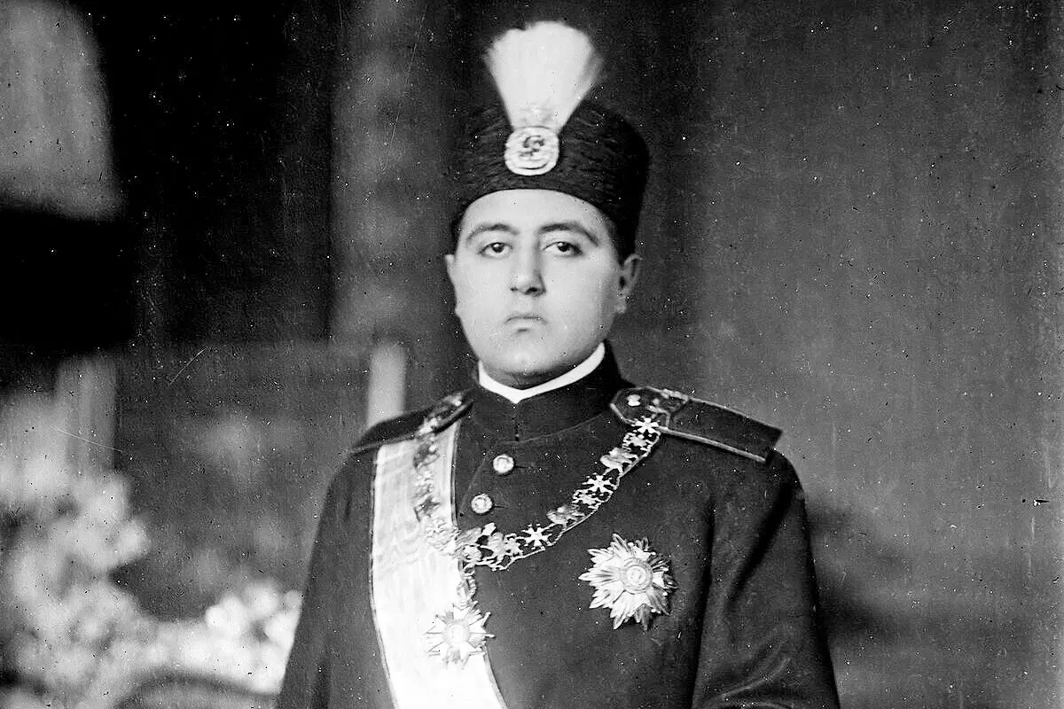 آغاز سلطنت احمدشاه