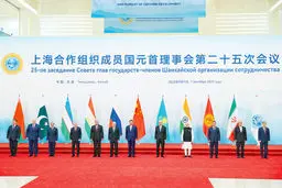 رویای جهان چندقطبی/آیا عضویت ایران در بریکس و سازمان همکاری شانگهای می‏‌تواند اثر تحریم‏‌های غرب را کاهش دهد؟