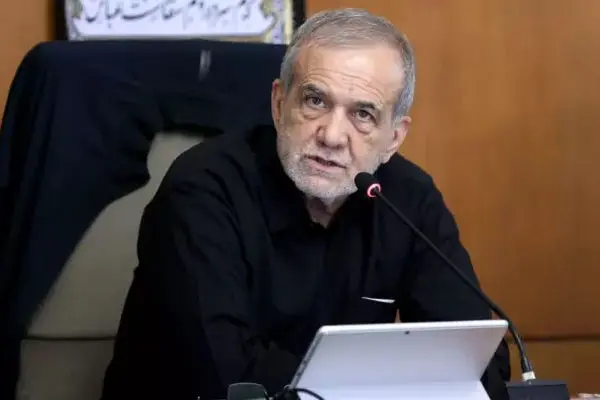چه کسی پزشکیان را لبه پرتگاه می‌برد؟