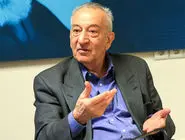اکبر اعتماد درگذشت