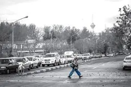 متلک‌انداختن شوخی نیست خشونت است/زهرا بهروزآذر معاون امور زنان و خانواده رئیس‌جمهوری در گفت‏‌وگو با «هم‌‏میهن» از ناآگاهی مردان درباره انواع خشونت علیه زنان سخن گفت