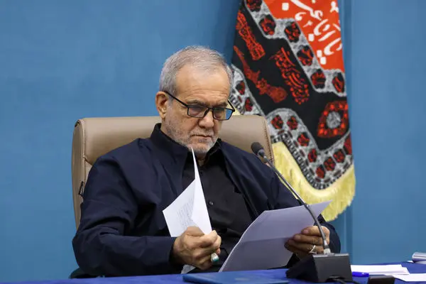 پرسش صریح پزشکیان از تندروها درباره شرایط پس از جنگ:مذاکره نکنیم چه کنیم؟