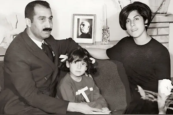 مهم‌تر از ایـران نداشتند/زندگی وسیاست‌ورزی خانواده فروهر از نگاه پرستو فروهر