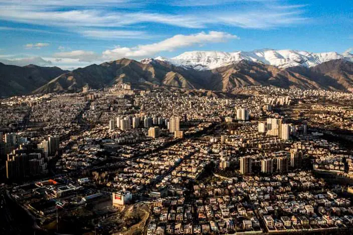 تلاش تهران برای زندهماندن/با وجود اشعه فرابنفش و قطعی آب و برق امکان ادامه حیات در تهران نیست