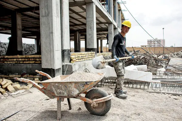 شوک اقتصاد از اخراج مهاجران/سیاست بازگرداندن اتباع افغانستانی، ظرفیت تولید را کاهش داد و انتظار می‏‌رود در ماه‏‌های آینده بر رشد اقتصاد اثرگذار باشد 