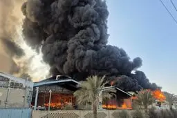 آتش‌سوزی در شهرک صنعتی یزد کنترل شد