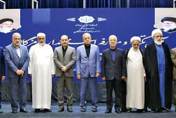 استانداری با یک قطار مشاور/بررسی روی کار آمدن دولت وفاق و انتخاب محمد آشوری‏‌تازیانی به‌عنوان استاندار  هرمزگان