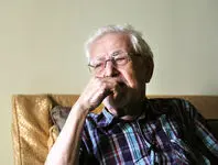 جای خالی دیپلمات/گفتارهایی در  هشتمین سالگرد درگذشت ابراهیم یزدی وزیر خارجه دولت موقت 