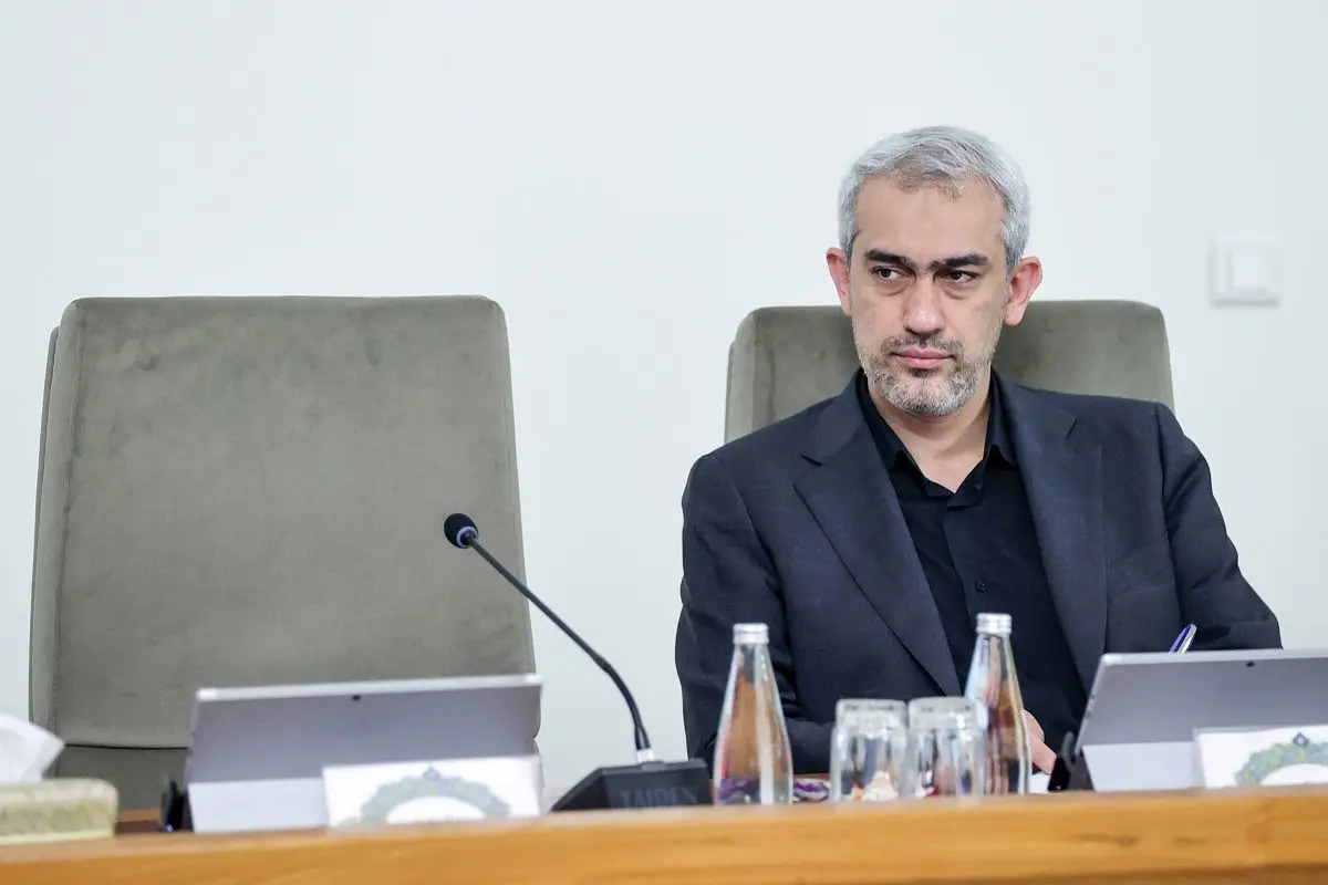 وزیر جنگ یا اقتصاد؟ارزیابی برنامههای سیدعلی مدنیزاده که در اوج بحران رای اعتماد گرفته است