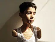 مامان حالا می‌توانم اشک‌هایم را پاک کنم؟/ درباره عکس سال ۲۰۲۵