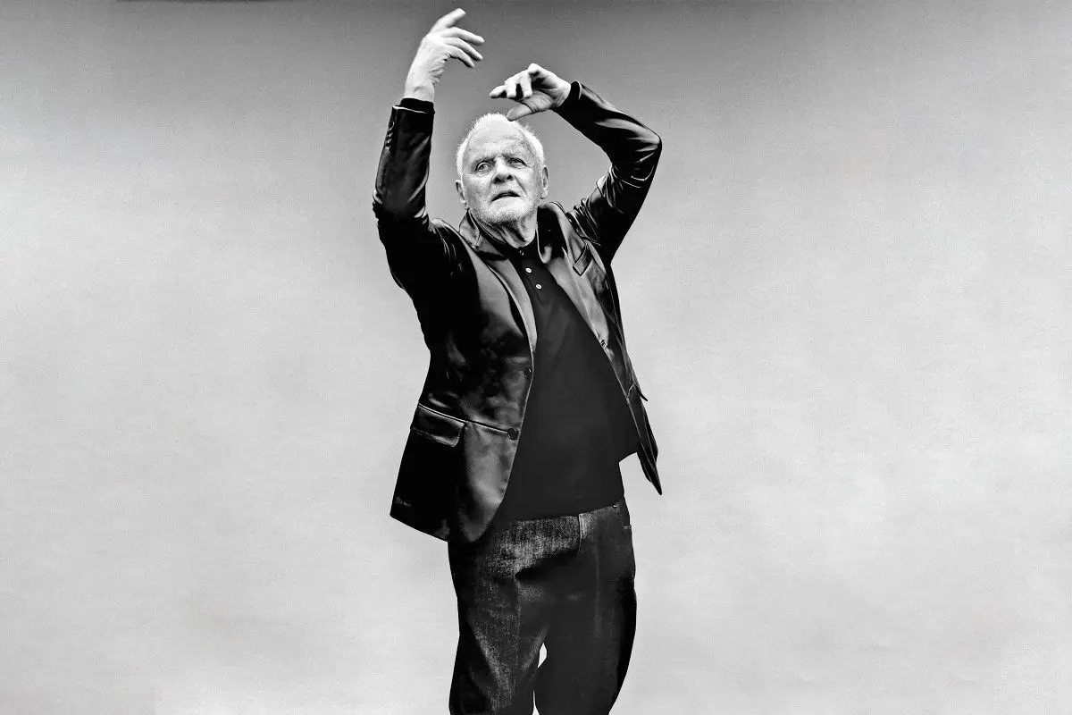 ما انسانیم، شکننده و آسیب‏‌پذیـر/آنتونی هاپکینز در آستانه ۹۰ سالگی از کودکی، سال‏‌های اولیه حضورش روی صحنه، الکلیســم خشم، شهرت، سادگی و تواضع می‌‏گوید