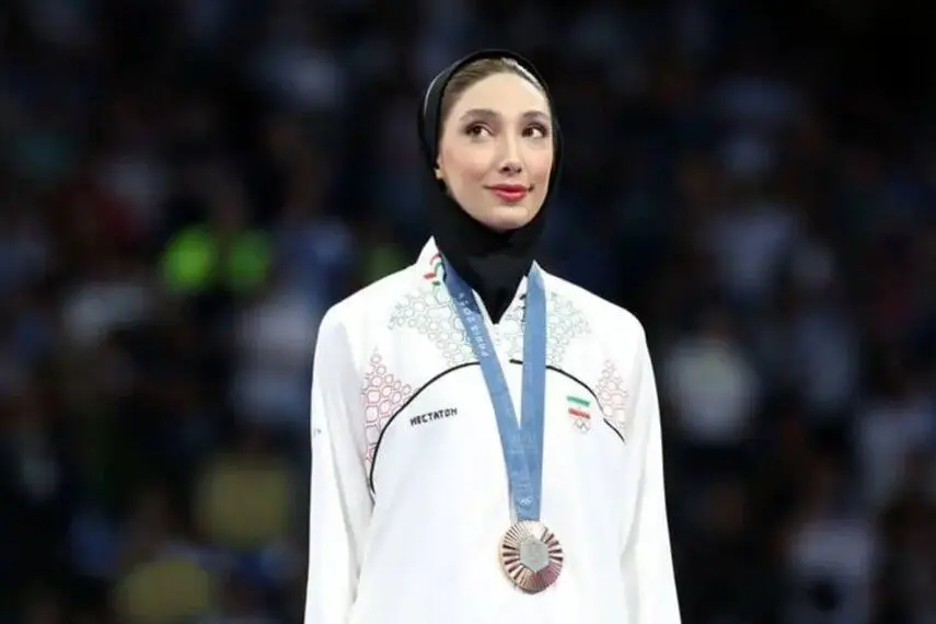 طلایی‌شدن مبینا