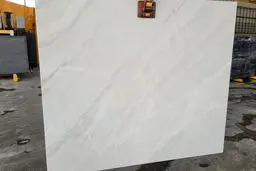 سه‌گانه سنگ‌های لوکس ایران: راهنمای انتخاب بین چینی ازنا، تراورتن عباس آباد و ابیانه