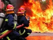 مهار آتش‌سوزی گسترده در انبار کالاهای وارداتی قشم