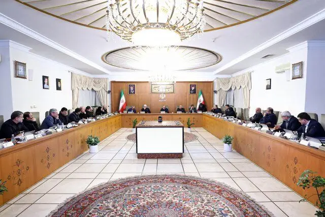 تأکید پزشکیان بر جبران افزایش قیمت کالاهای اساسی از طریق توزیع کالابرگ
