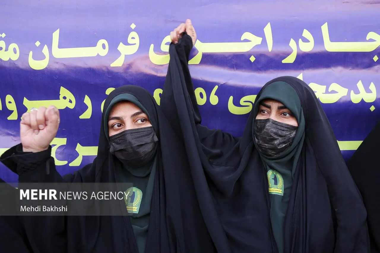 عکس | اجتماع مردم قم در حمایت از اجرای طرح حجاب و عفاف