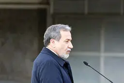 وزیر تحریم یا رفع تحریم؟/ بررسی واکنش‌های رسانه‌ای به اظهارات عراقچی در اصفهان