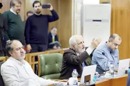 تنش و درگیری‌ در جلسه دیروز شورای شهر تهران/ رقابت زودهنگام انتخاباتی کلید خورد