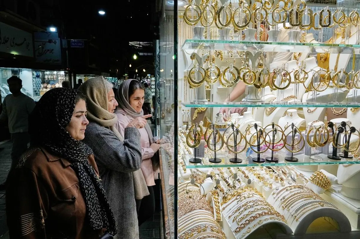 آتیه‌سازی طلایی زنان/براساس گزارشی که پلتفرم میلی منتشر کرده زنان ۴۰ درصد درآمدشان را به خرید طلا اختصاص می‏‌دهند